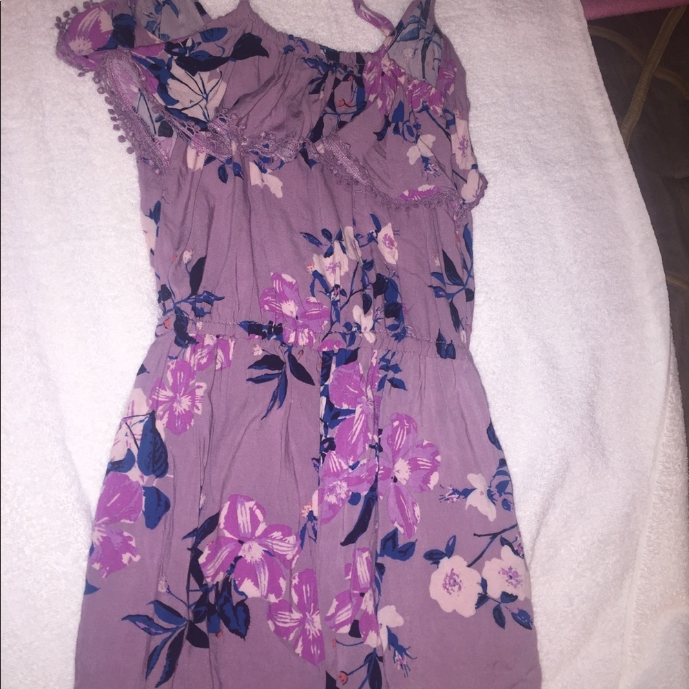 Charlotte Russe Romper - Picture 2 of 4